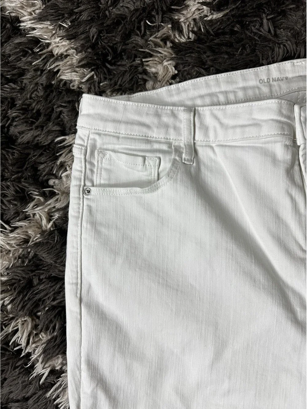 NWT Old Navy Women Size 18 White High Rise Capri Secret Smooth Pockets Denim